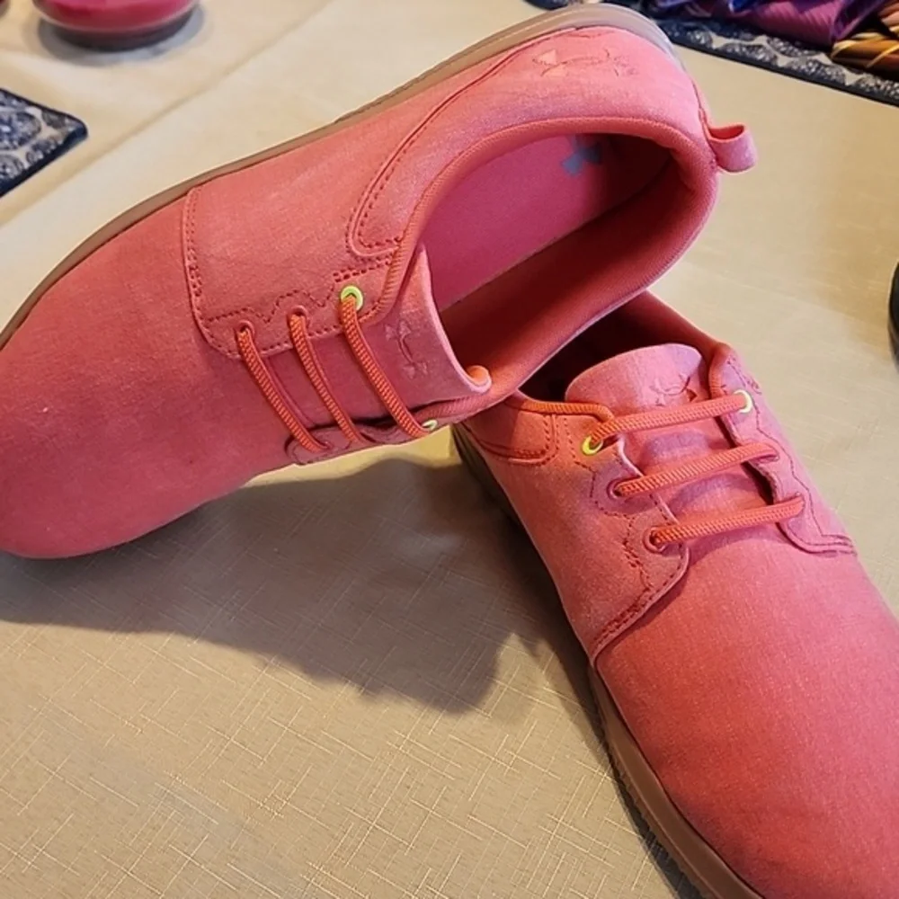 Under armour‎ shoes - Picture 2 of 5